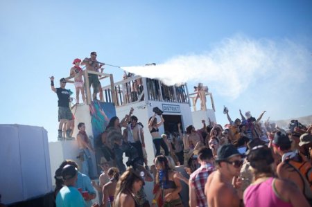  Burning Man ( ) 2010 (158  + 5 )