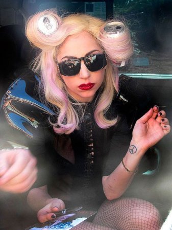 ����� ���������� ������� Lady GaGa �� 2010 ��� (49 ����)