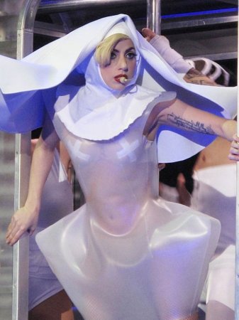 ����� ���������� ������� Lady GaGa �� 2010 ��� (49 ����)