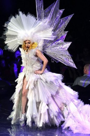 ����� ���������� ������� Lady GaGa �� 2010 ��� (49 ����)