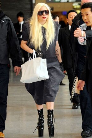 ����� ���������� ������� Lady GaGa �� 2010 ��� (49 ����)