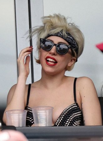 ����� ���������� ������� Lady GaGa �� 2010 ��� (49 ����)