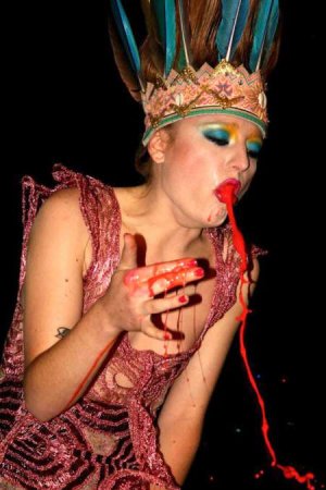 Millie Brown -    (31  + 1 )